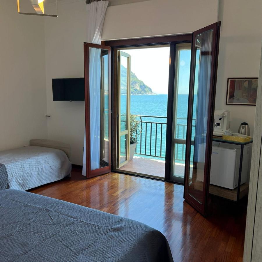 Vip Sul Mare Bed & Breakfast Castellammare di Stabia Eksteriør bilde